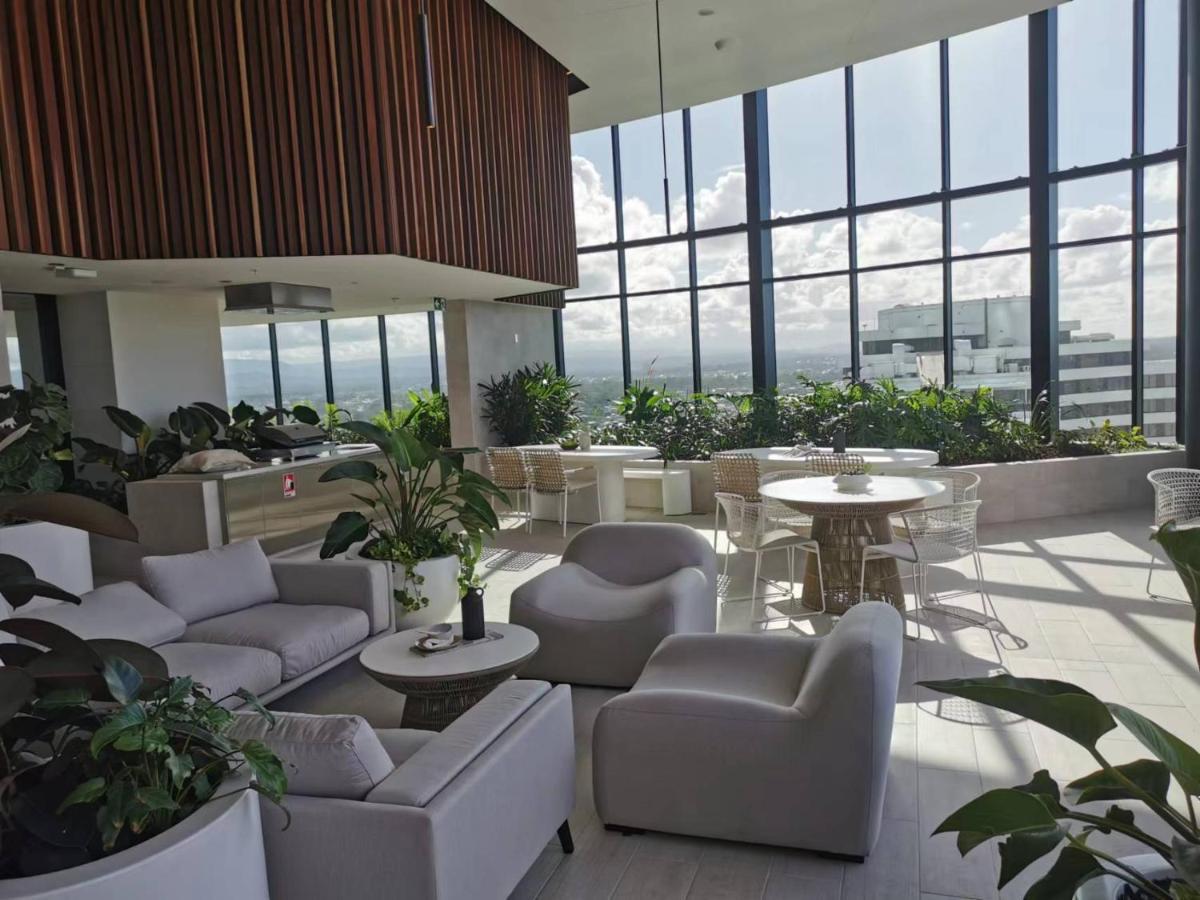2 Bedroom Luxurious Family Apartment On 40Th Floor With Amazing Ocean Coastline Broadbeach Gold Coast Gc40 外观 照片